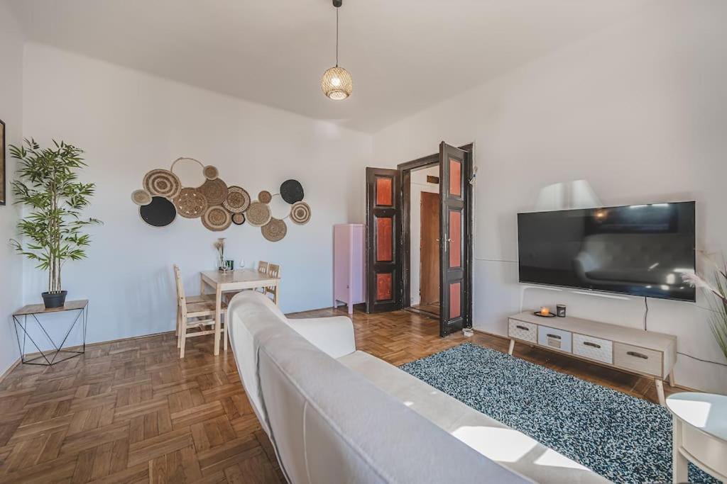 Carolina'S Romantic Apartment Hradec Králové エクステリア 写真