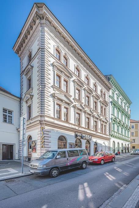 Carolina'S Romantic Apartment Hradec Králové エクステリア 写真